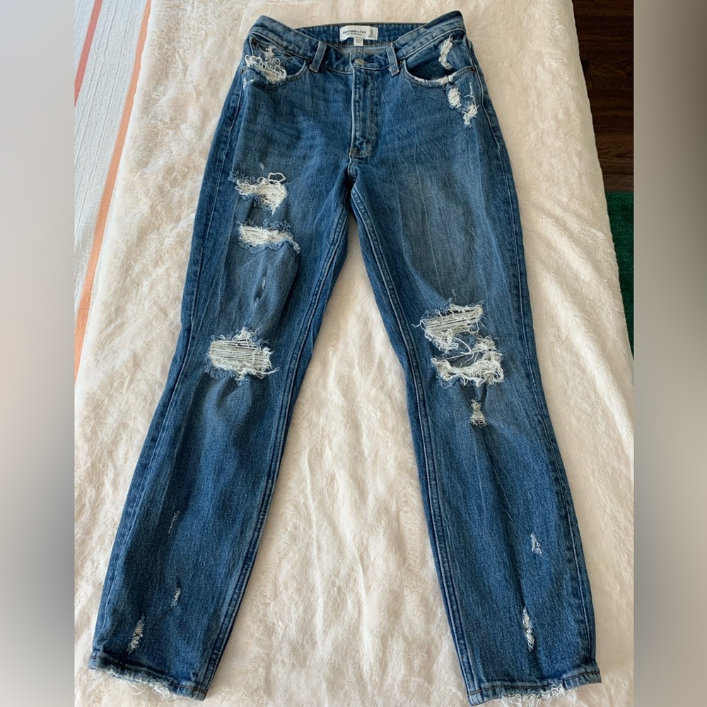 Abercrombie & Fitch High Rise Mom Jeans Distressed Sz 27/4  Good used condition